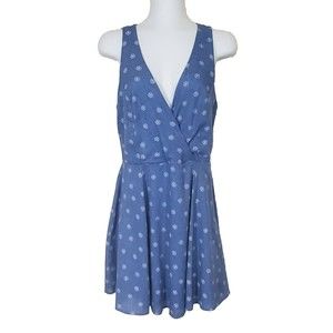 Everly Dress Medium Fit Flare Chambray Blue Lined Surplice USA Short Sheath